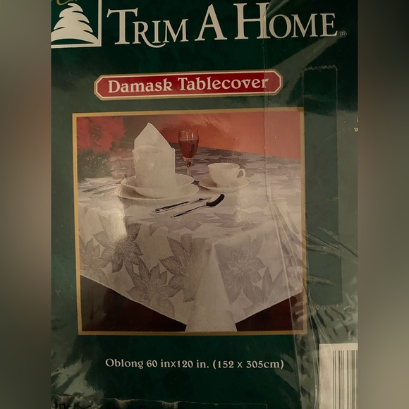 Damask Tablecloth.  60 X 120 in. - Picture 1 of 7